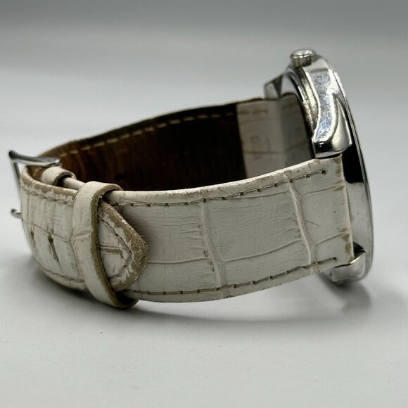 Guess Watch Women Silver Tone Heart Dial White Leather Band New Battery 9.5 Inch - Picture 10 of 13